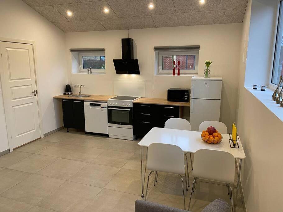 Small Rica House In The Center In Villaer Billund